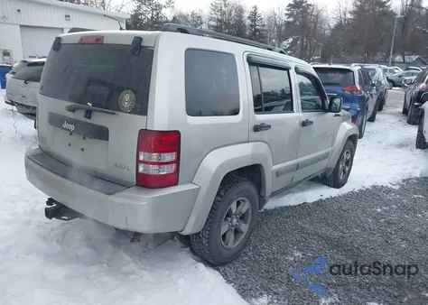 2008 Jeep Liberty Sport z USA, uszkodzony, nr VIN 1J8GN28K18W131585